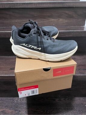 Altra Experience Flow 3 (women’s size 9)